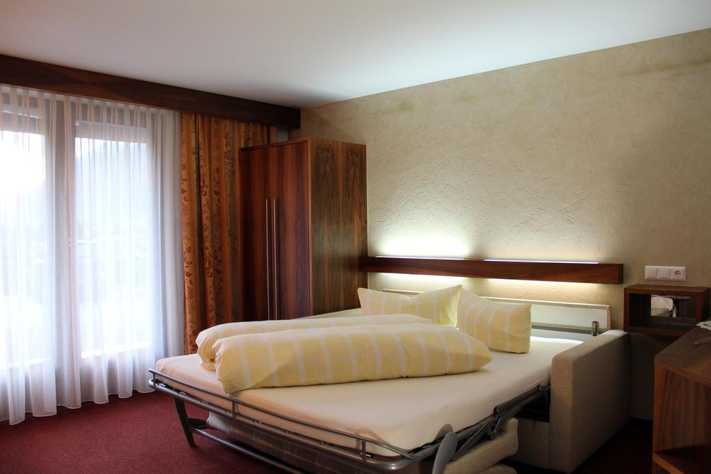 Appartements Zerzer Ried im Oberinntal Rum bild
